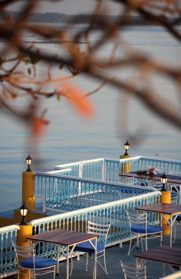 Bloom Boutique Waterfront Fort Kochi Exterior photo